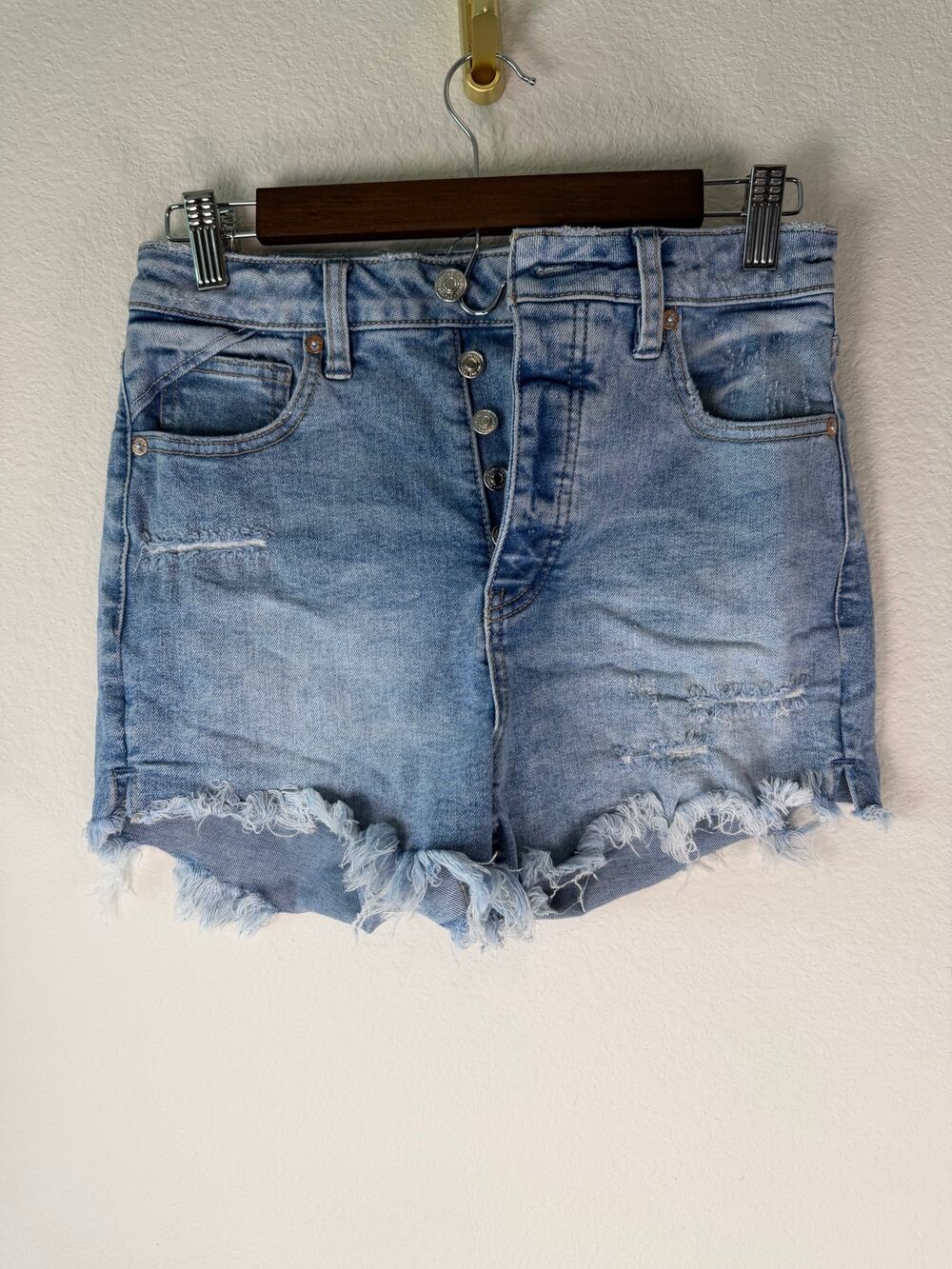 We The Free Free People Makai Cut Off Button Fly Distressed Denim Shorts Size 26